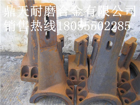 山東圓友750砼攪拌機弧襯板、中刮刀、側刮刀熱銷(xiāo)中